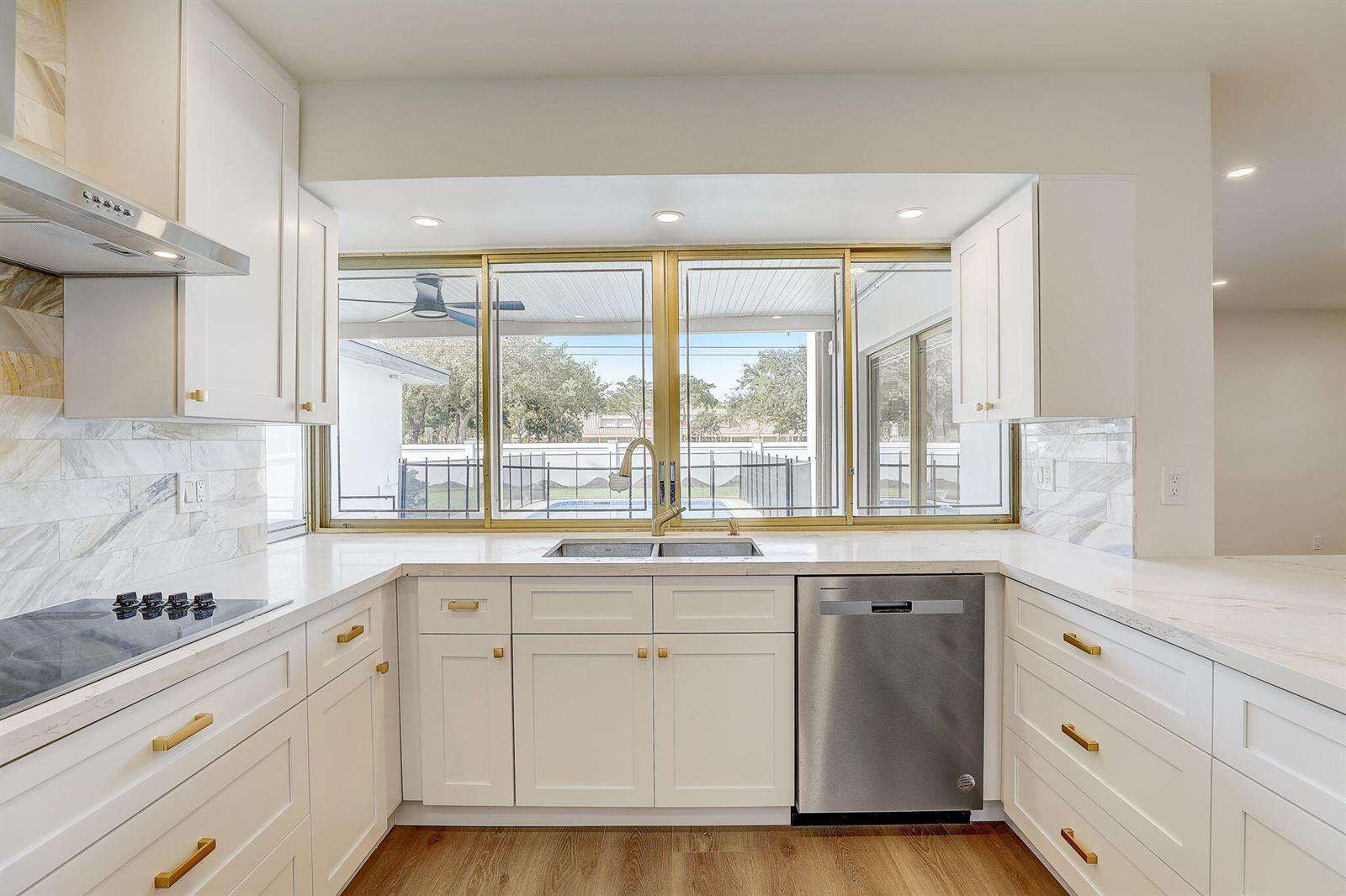 3900 45th, Hollywood, FL 33021 - For Sale photo 3