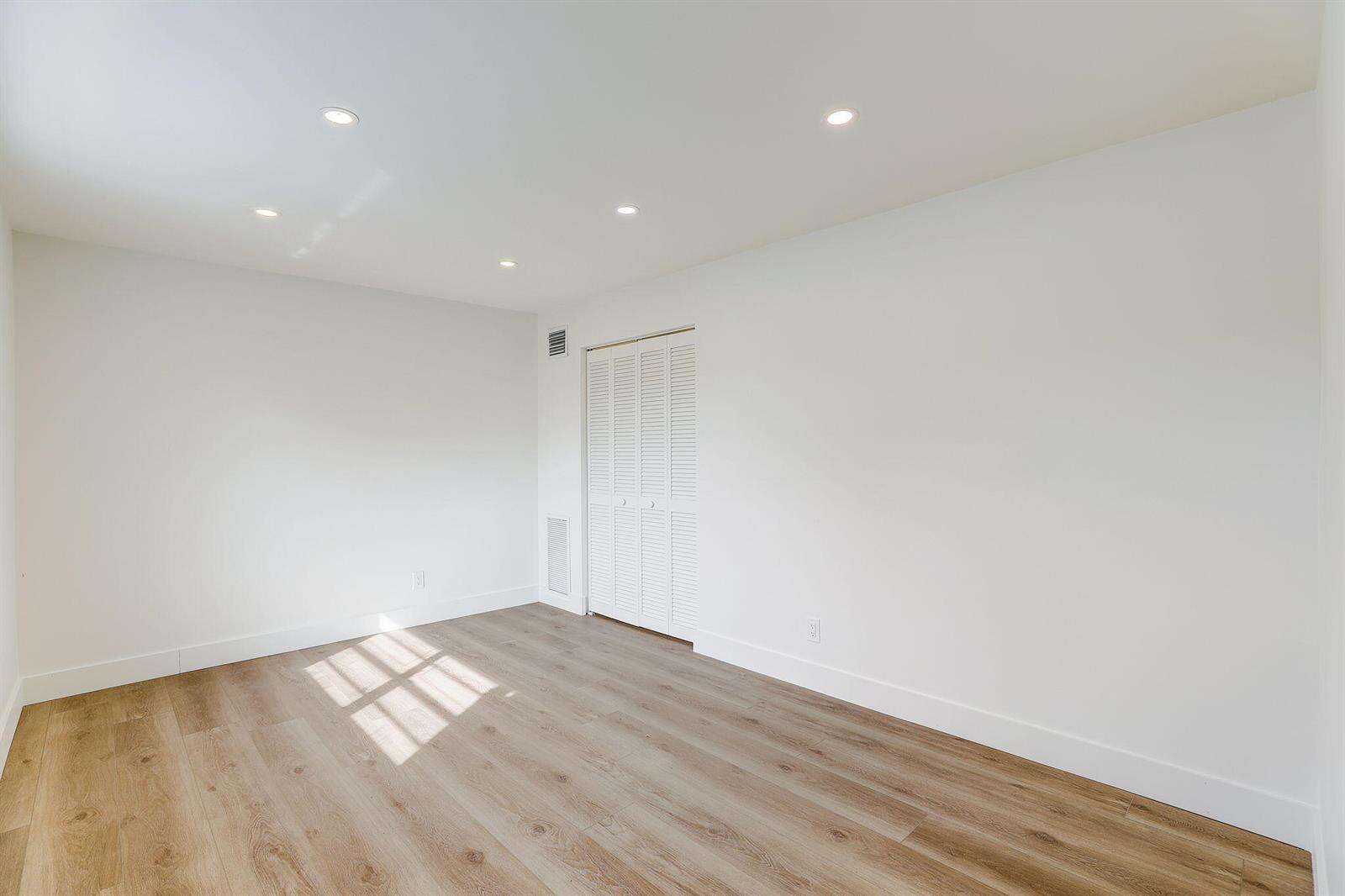 3900 45th, Hollywood, FL 33021 - For Sale photo 24