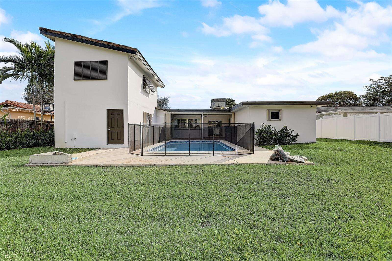 3900 45th, Hollywood, FL 33021 - For Sale photo 32