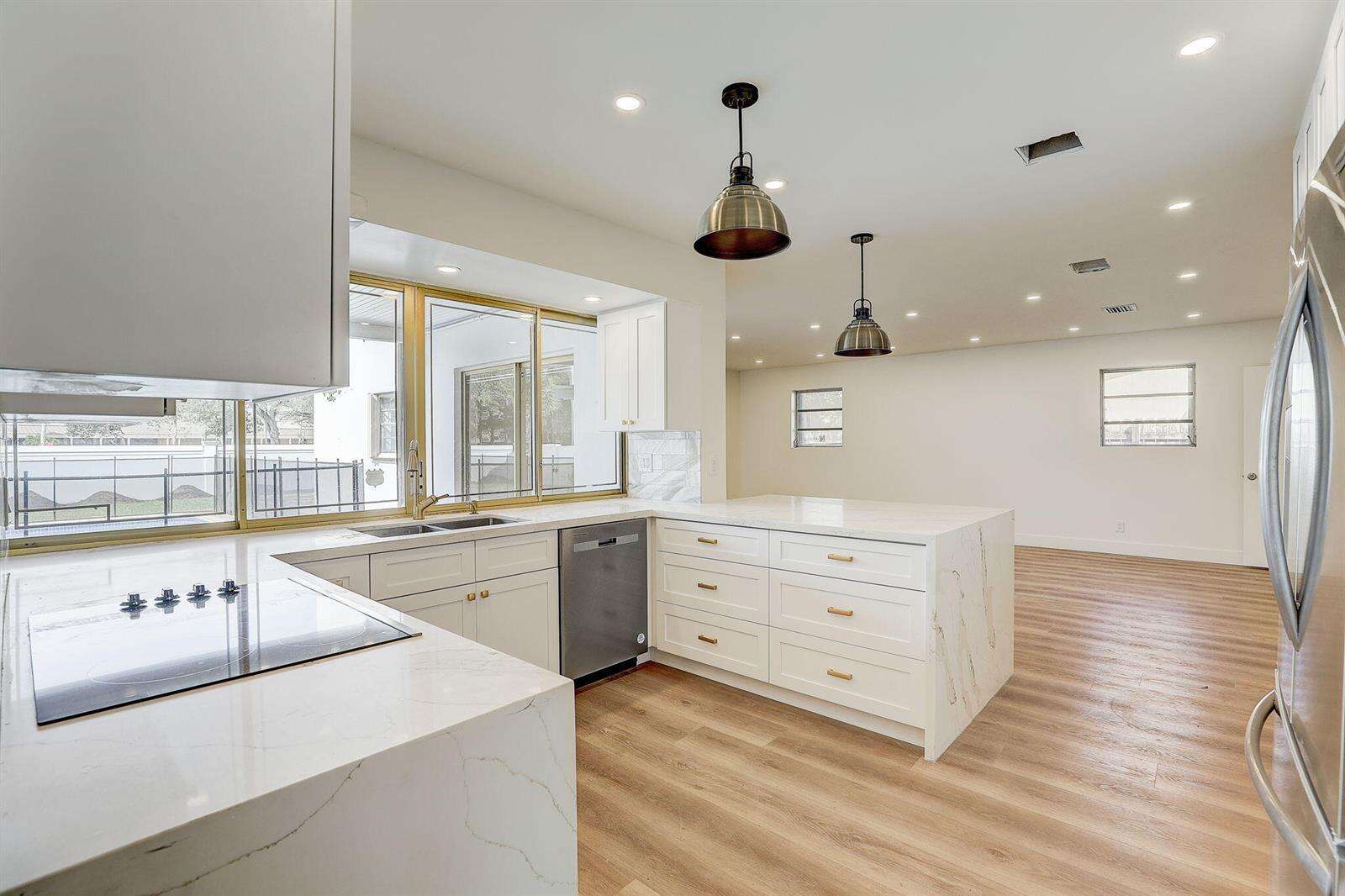 3900 45th, Hollywood, FL 33021 - For Sale photo 5