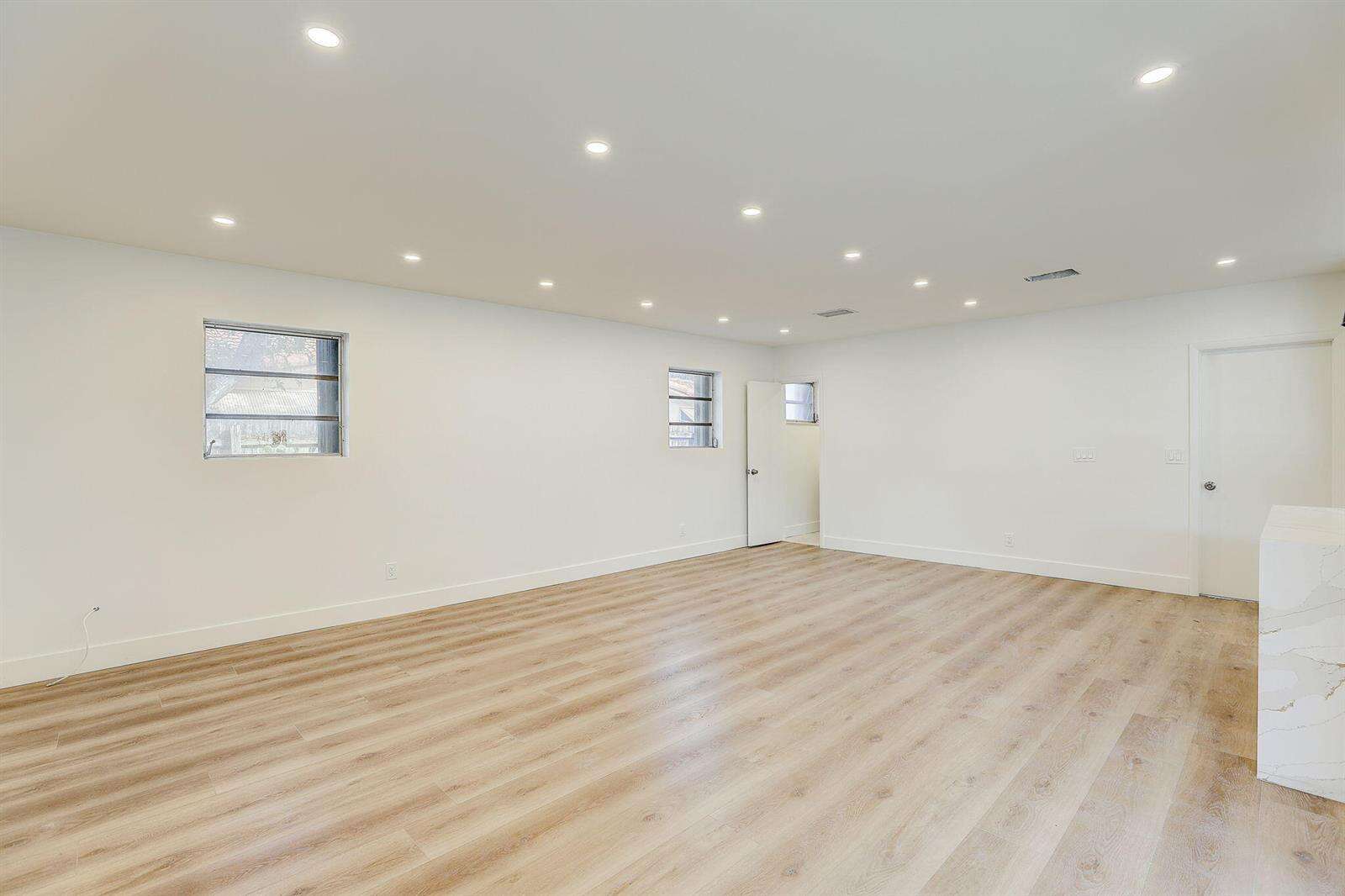 3900 45th, Hollywood, FL 33021 - For Sale photo 7