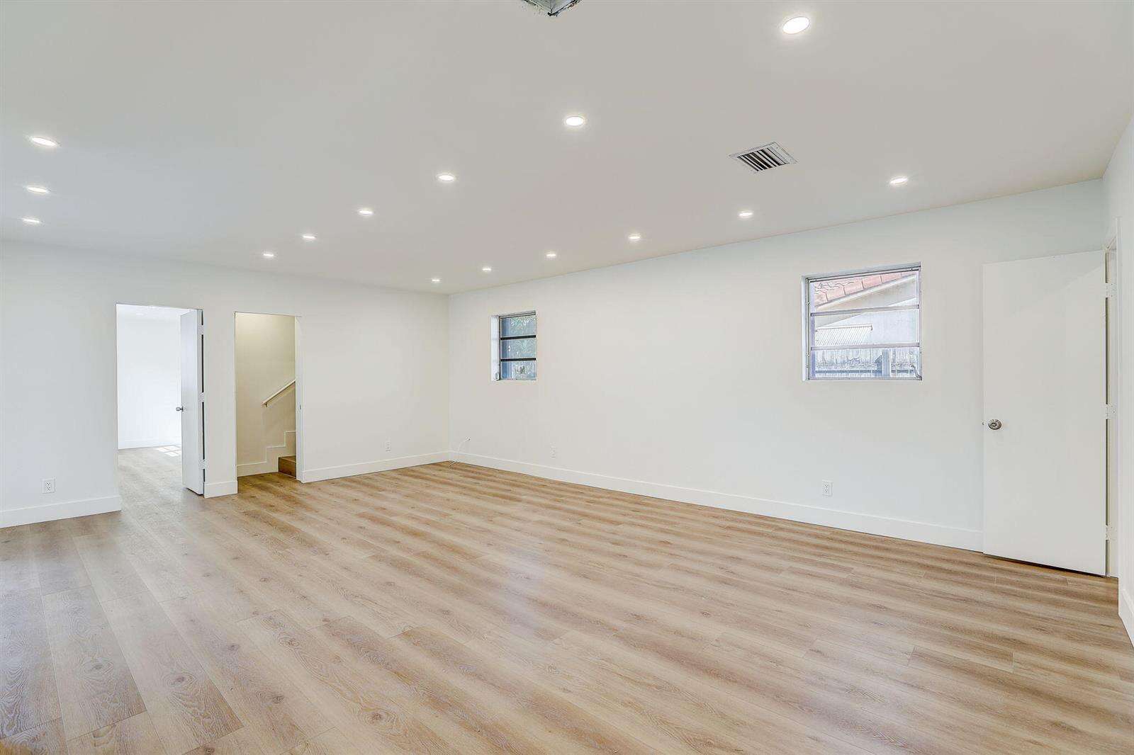 3900 45th, Hollywood, FL 33021 - For Sale photo 8