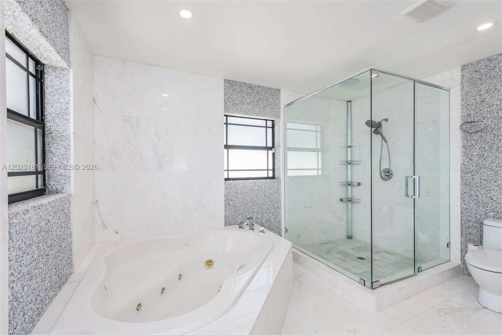 2330 195th St, Miami, FL 33180 - For Sale photo 18