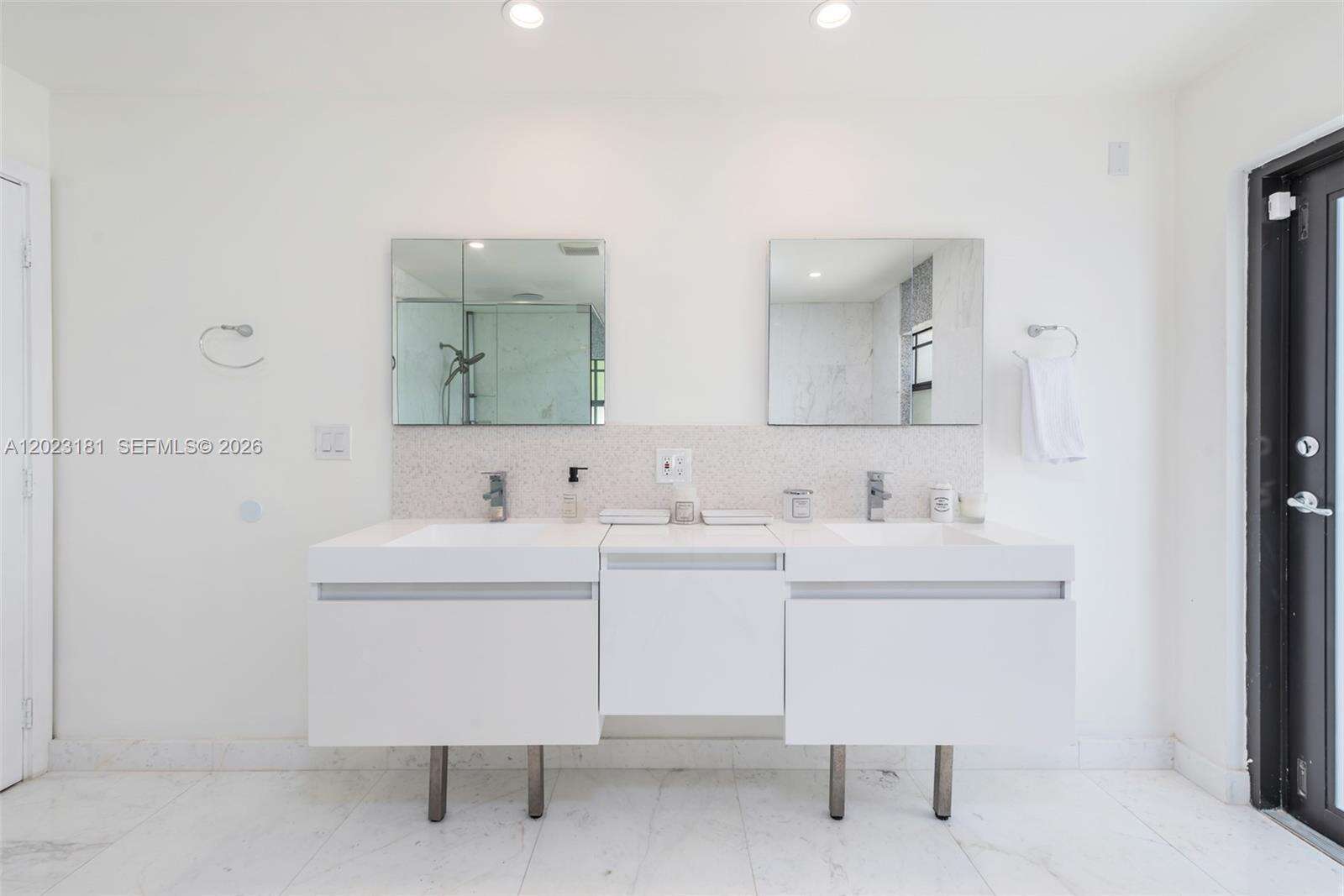 2330 195th St, Miami, FL 33180 - For Sale photo 19