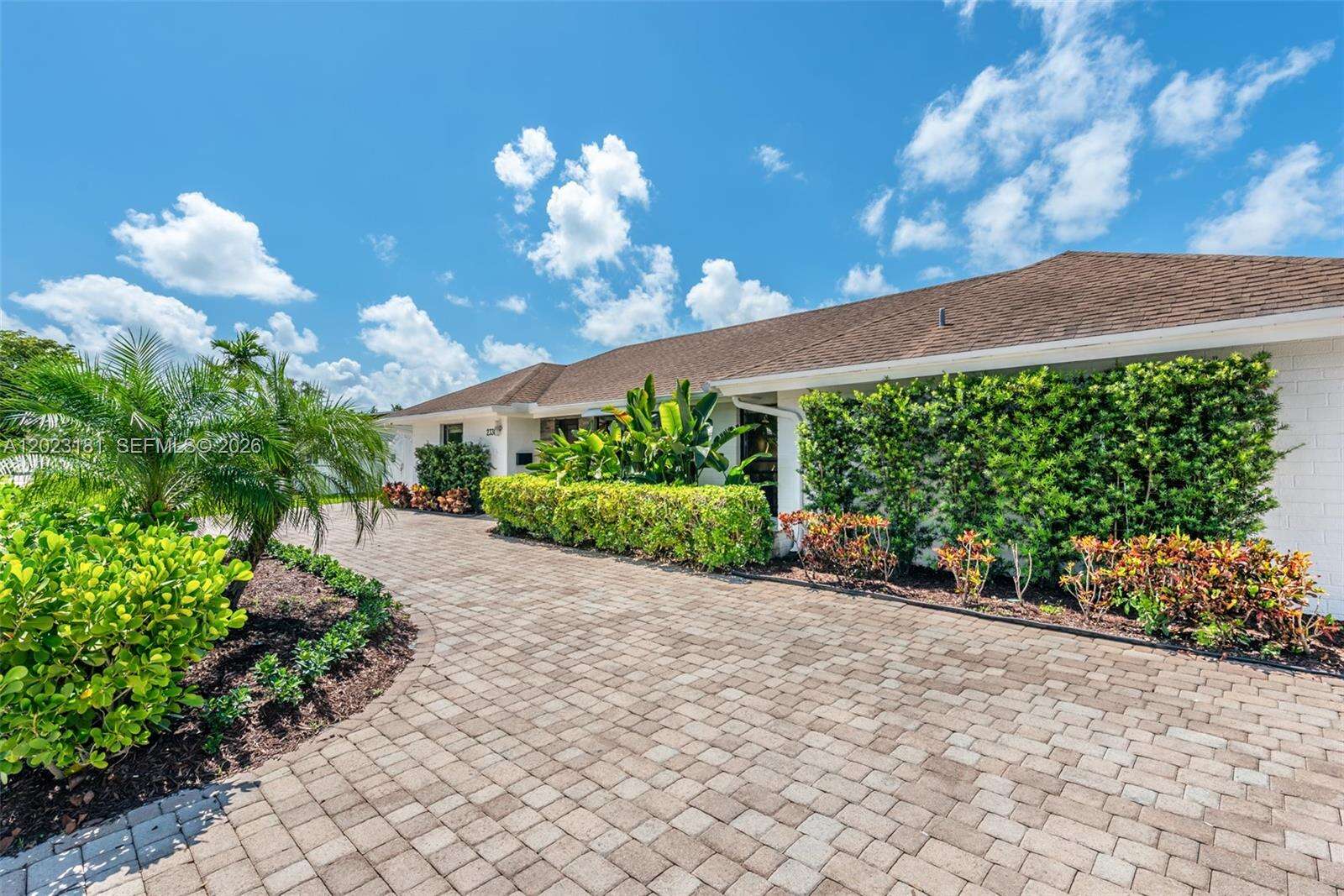2330 195th St, Miami, FL 33180 - For Sale photo 3