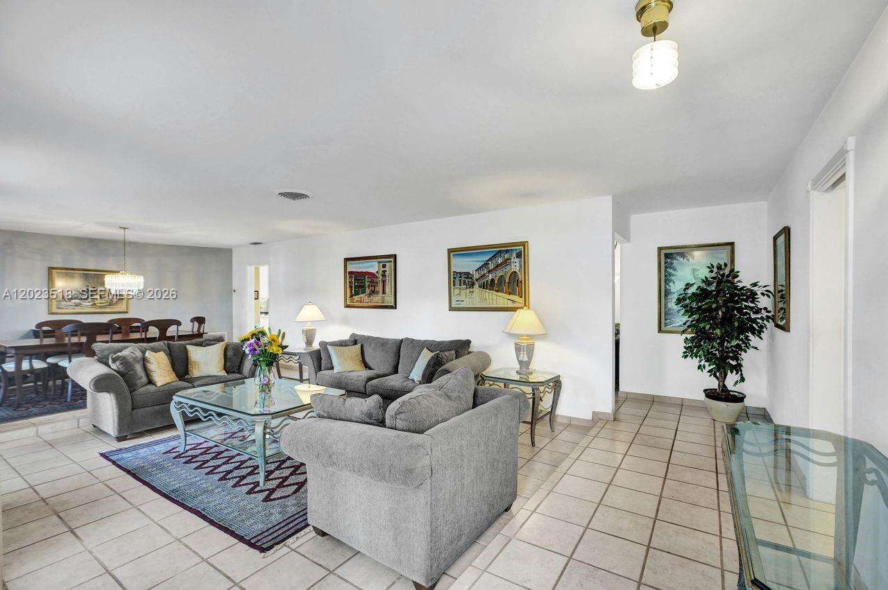 8521 86th Ct, Miami, FL 33143 - Pending Sale photo 1