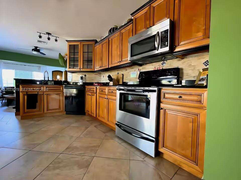 2538 Liberty St, Hollywood, FL 33020 - For Sale photo 2