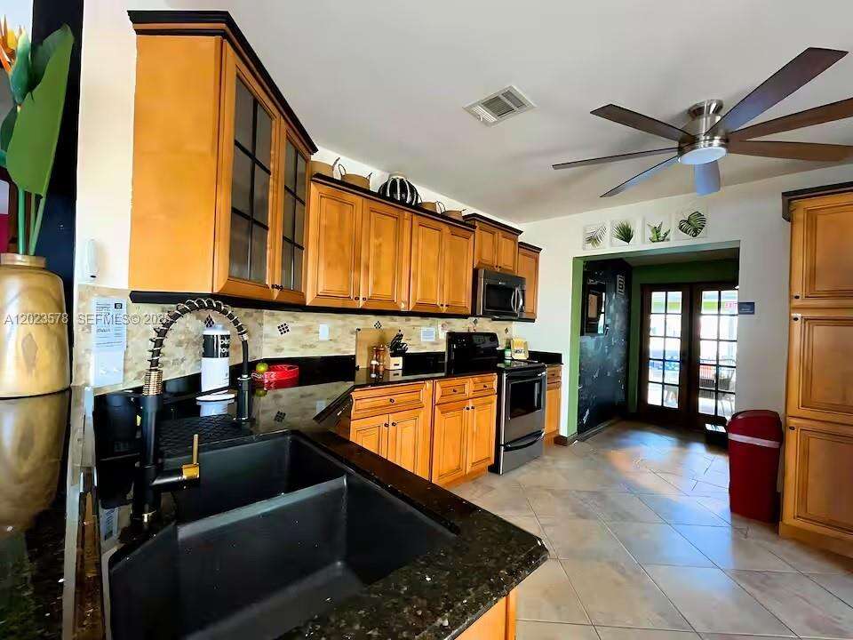 2538 Liberty St, Hollywood, FL 33020 - For Sale photo 18