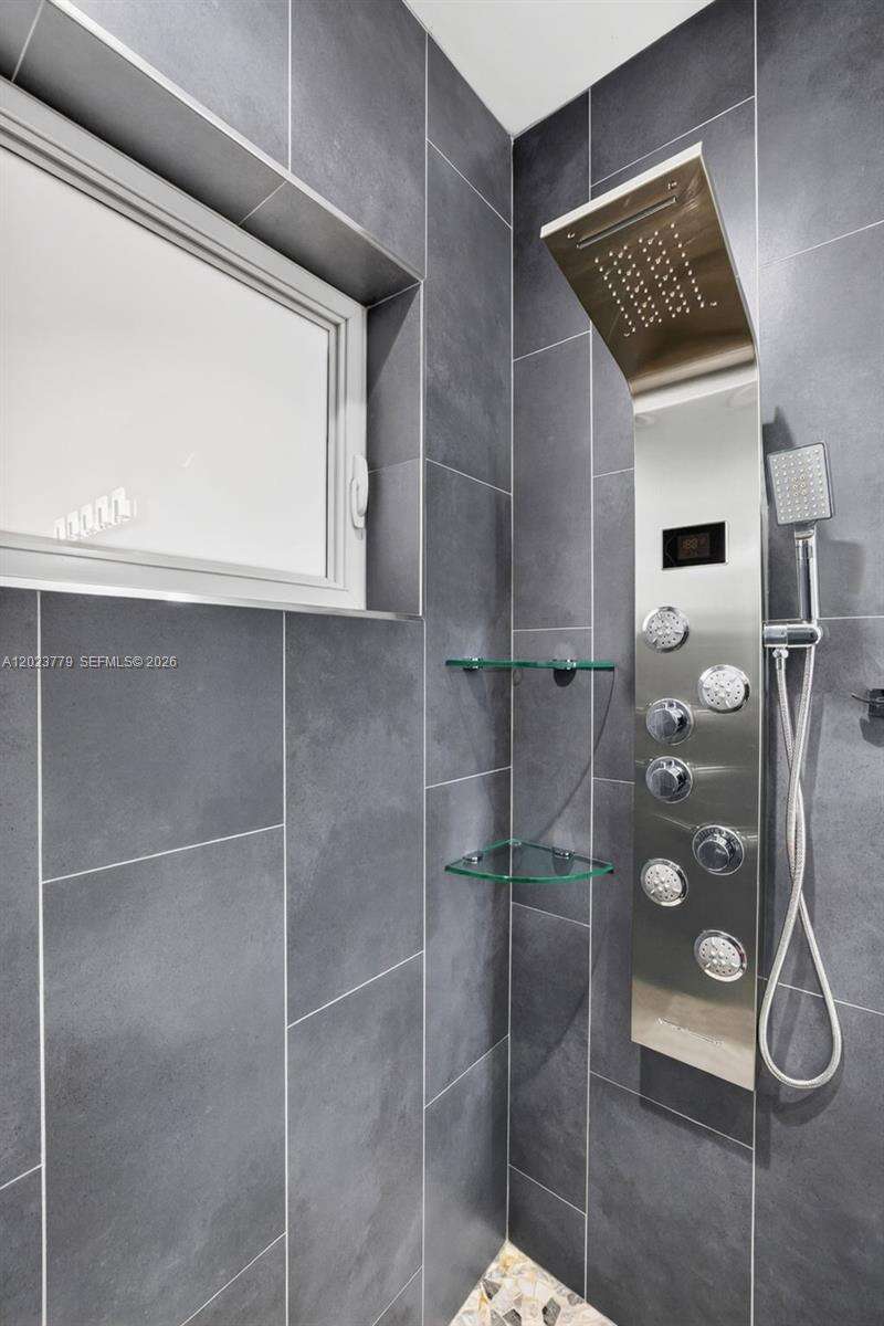 709 9th Ct, Hallandale Beach, FL 33009 - For Sale photo 31