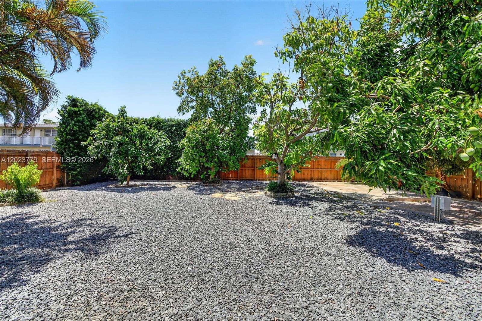 709 9th Ct, Hallandale Beach, FL 33009 - For Sale photo 38