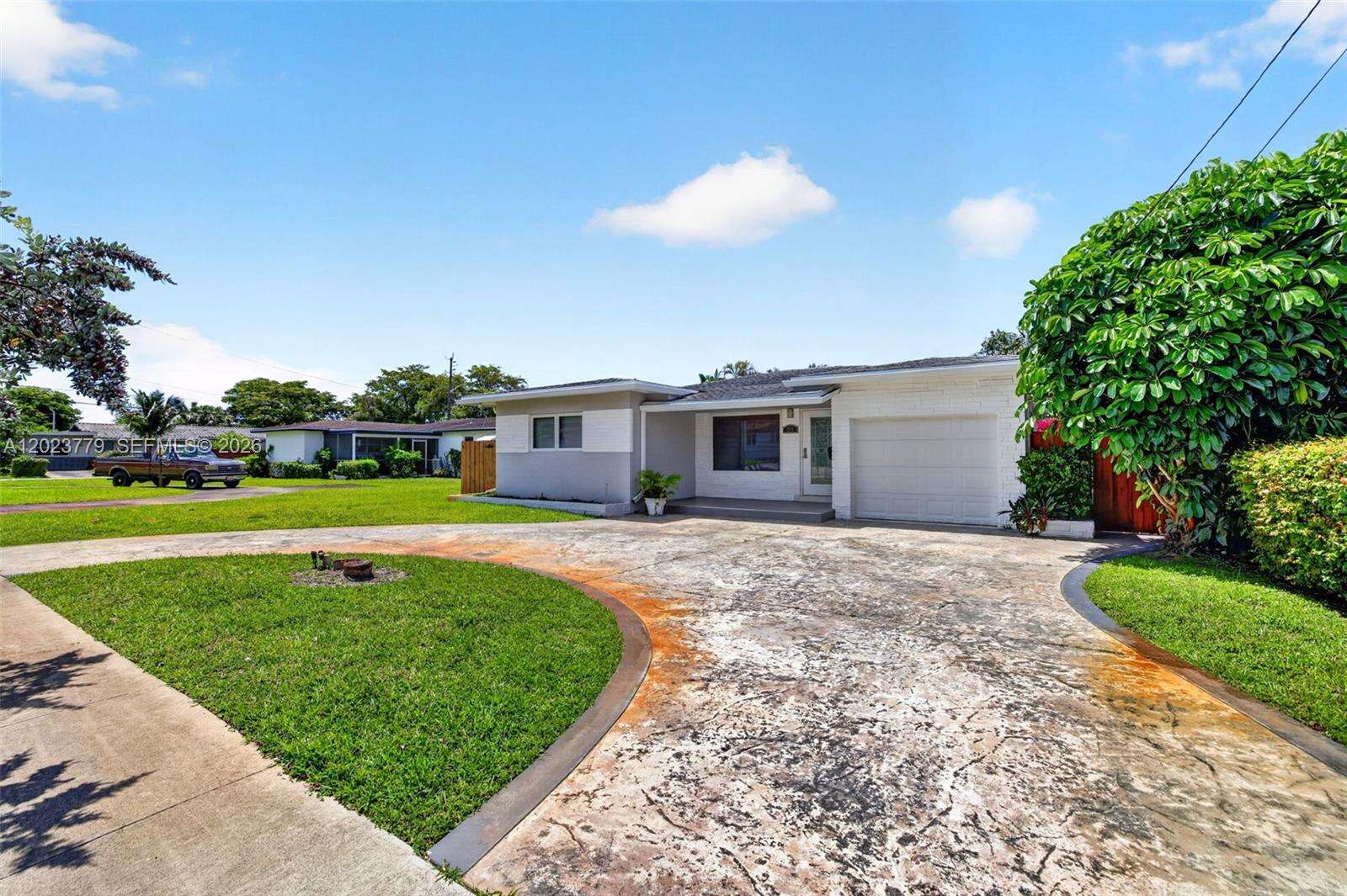 709 9th Ct, Hallandale Beach, FL 33009 - For Sale photo 10