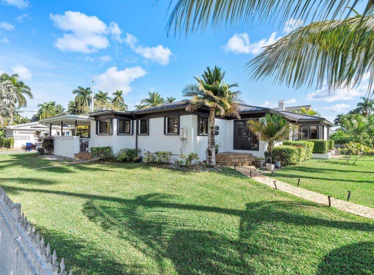 Hollywood, FL 33019 - For Sale photo 2