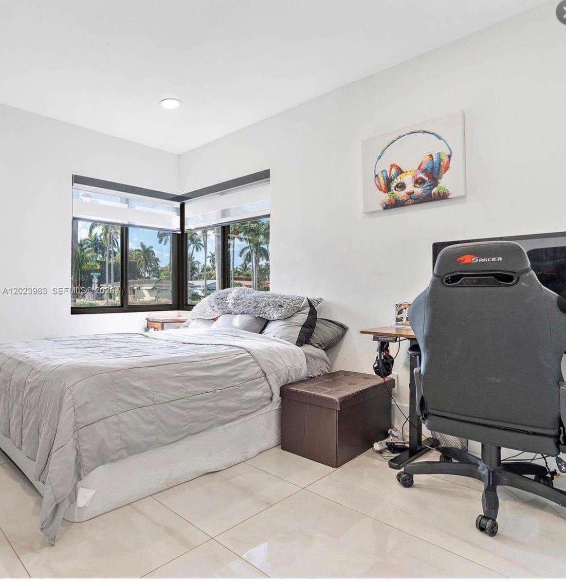 Hollywood, FL 33019 - For Sale photo 14