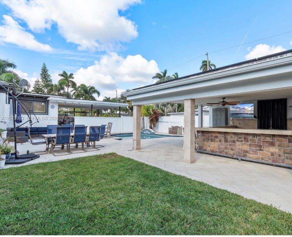 Hollywood, FL 33019 - For Sale photo 22