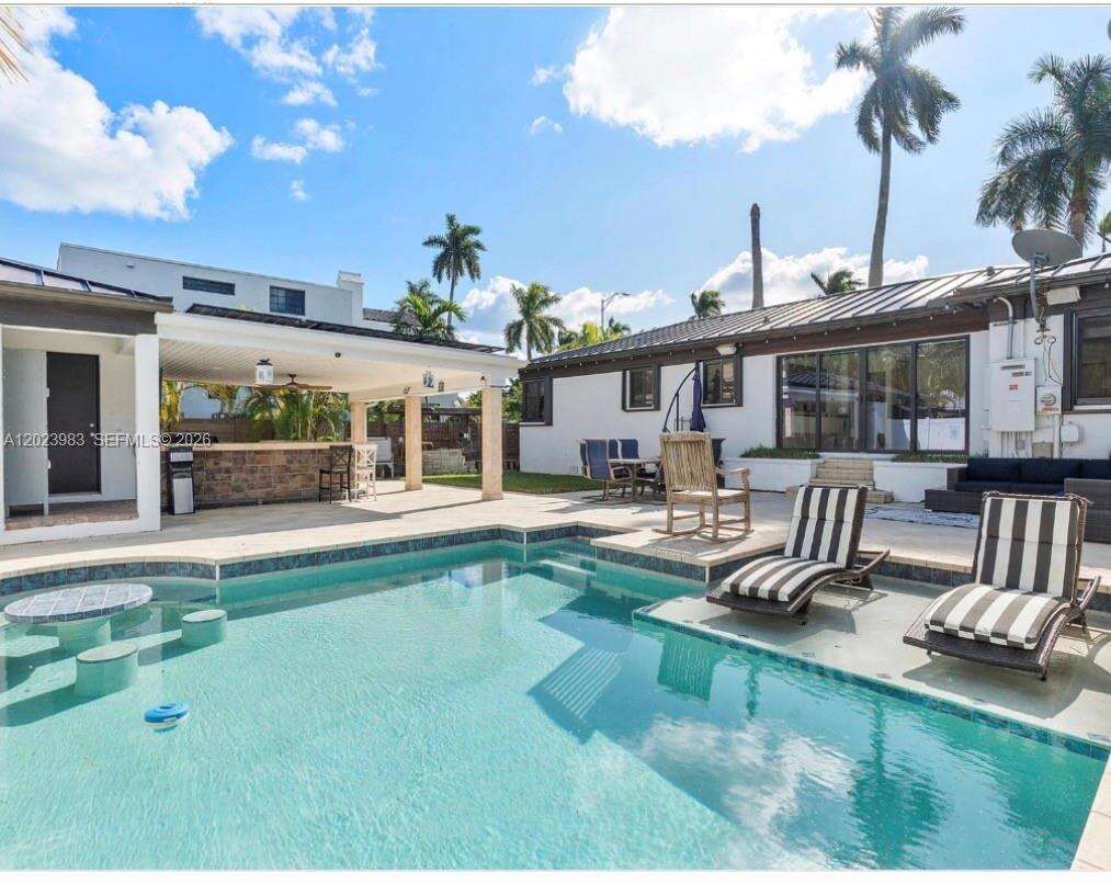 Hollywood, FL 33019 - For Sale photo 25