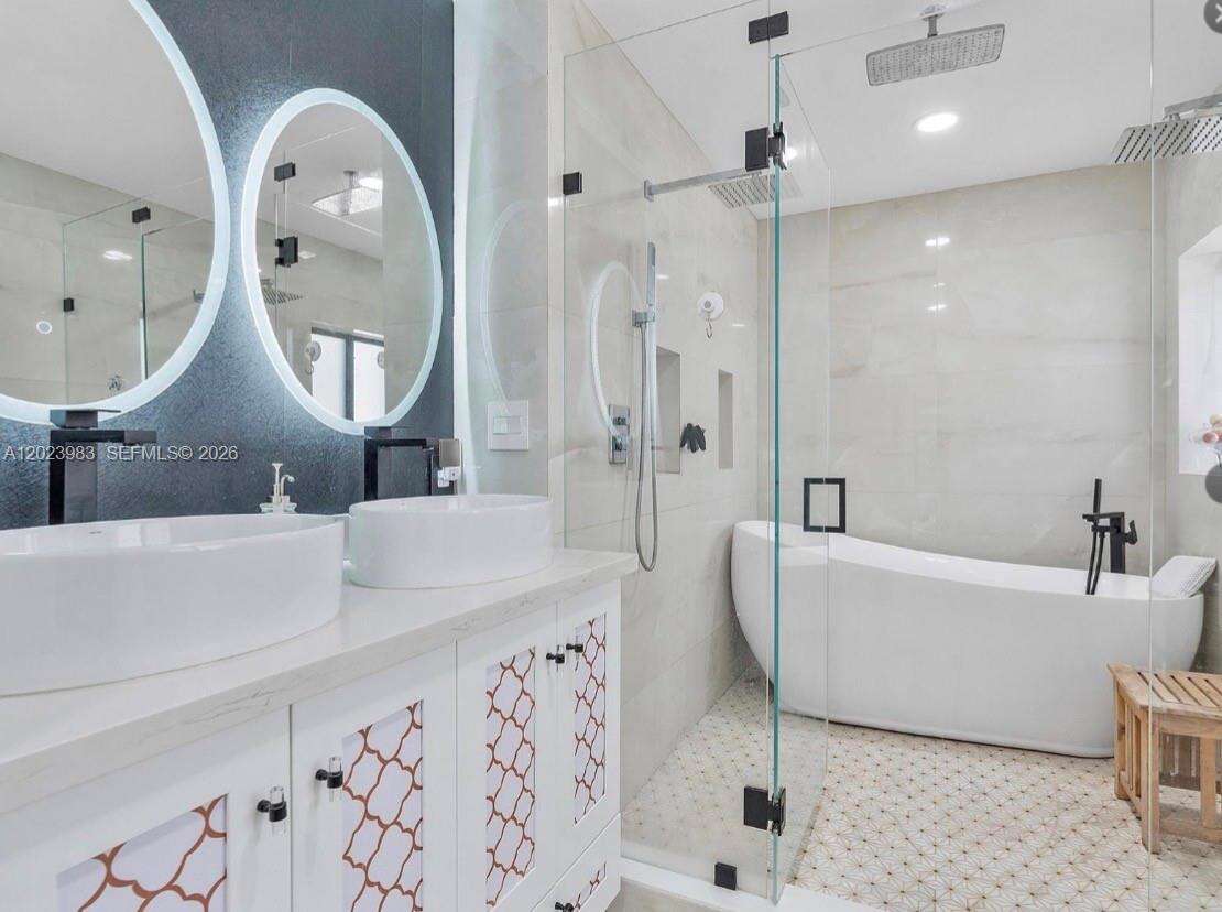 Hollywood, FL 33019 - For Sale photo 10