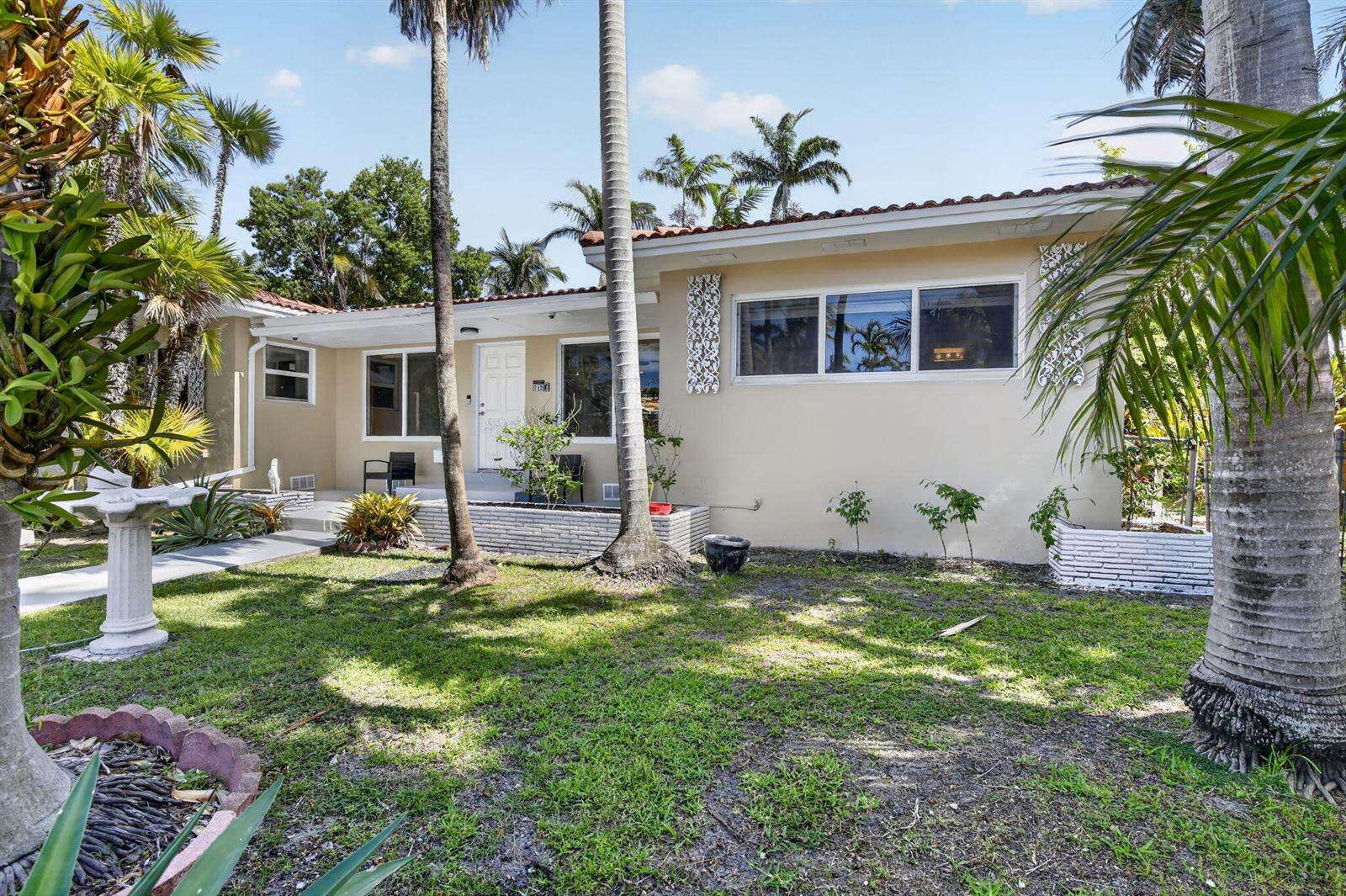 742 Hollywood, Hollywood, FL 33019 - For Sale photo 3