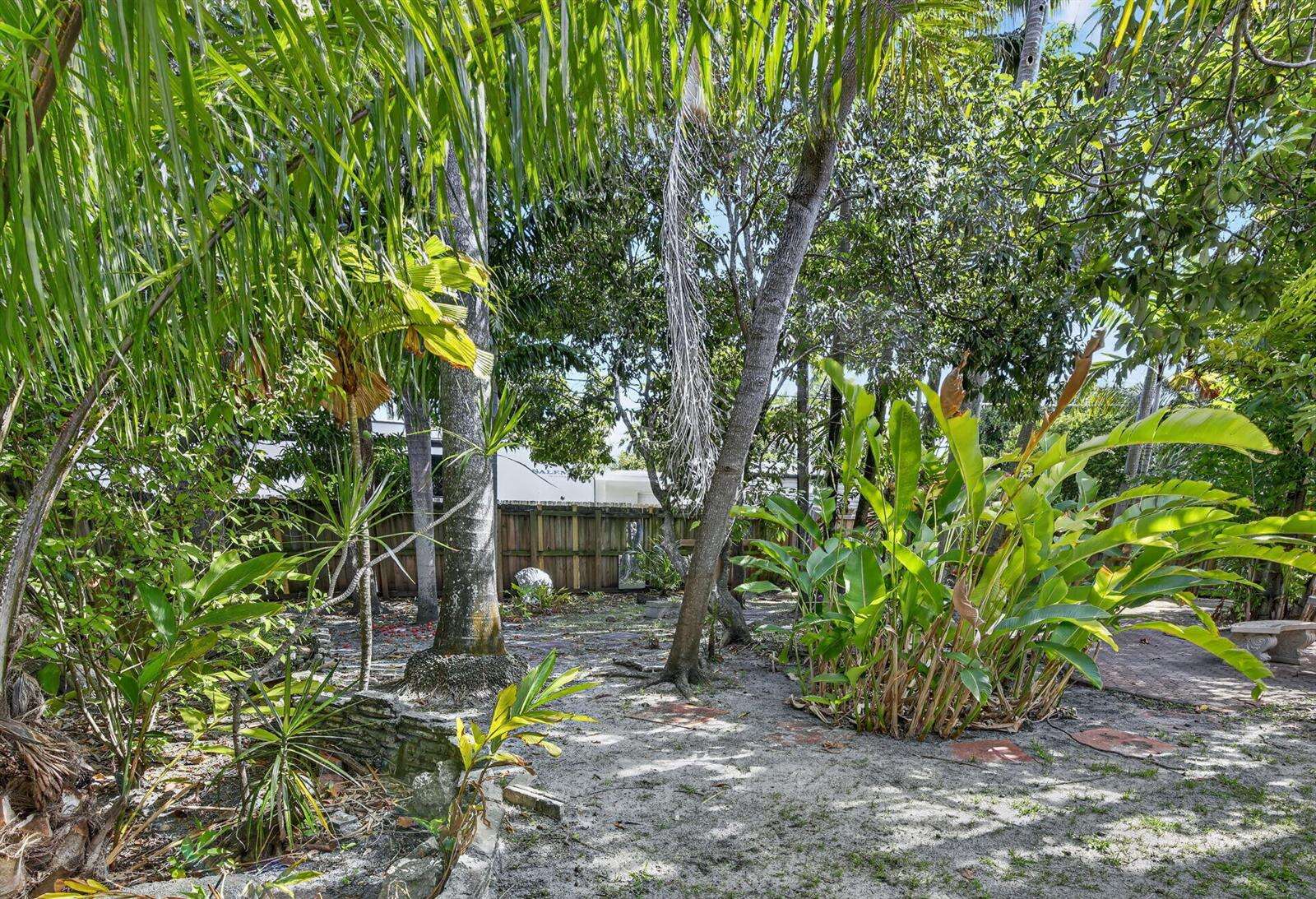 742 Hollywood, Hollywood, FL 33019 - For Sale photo 35