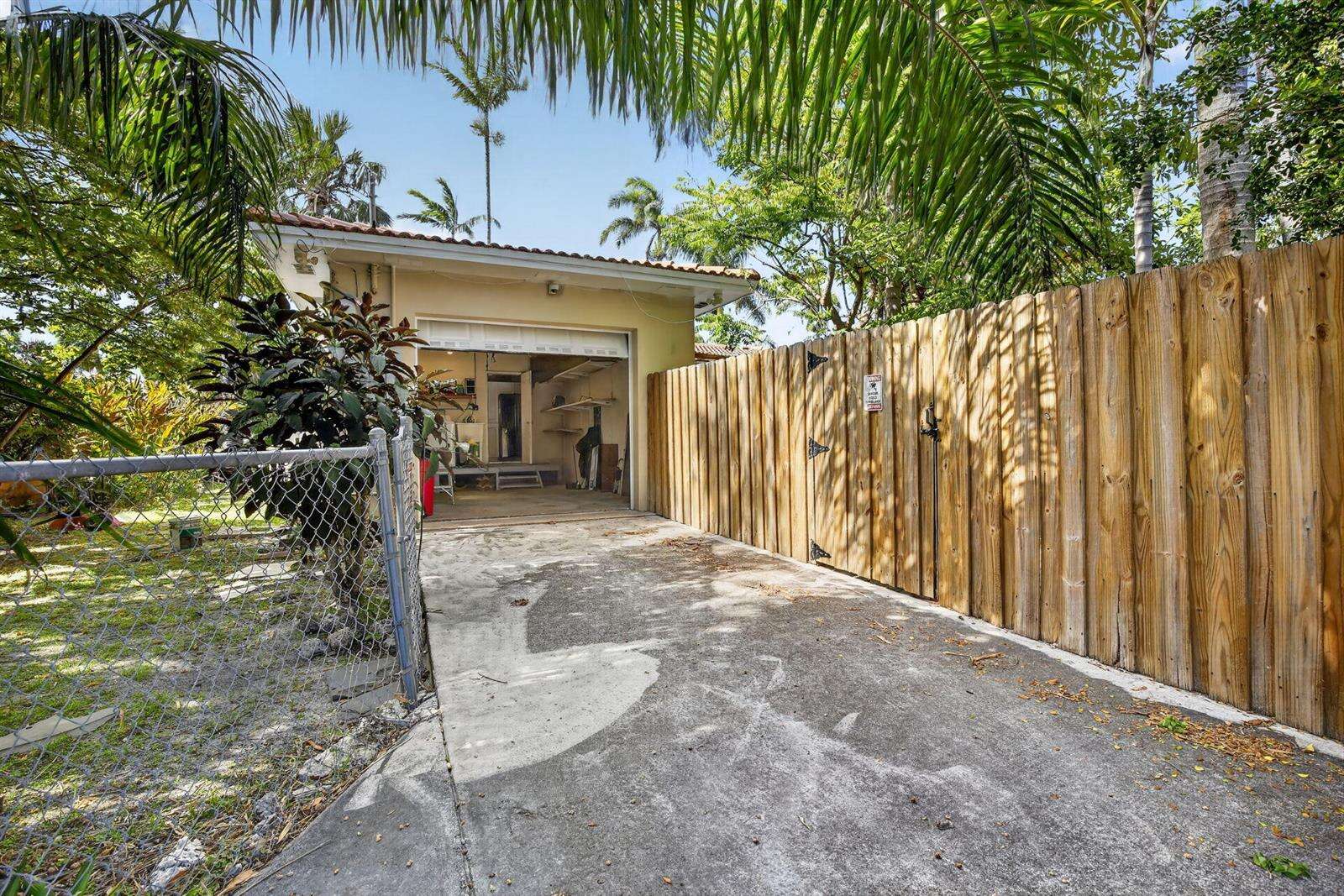 742 Hollywood, Hollywood, FL 33019 - For Sale photo 37