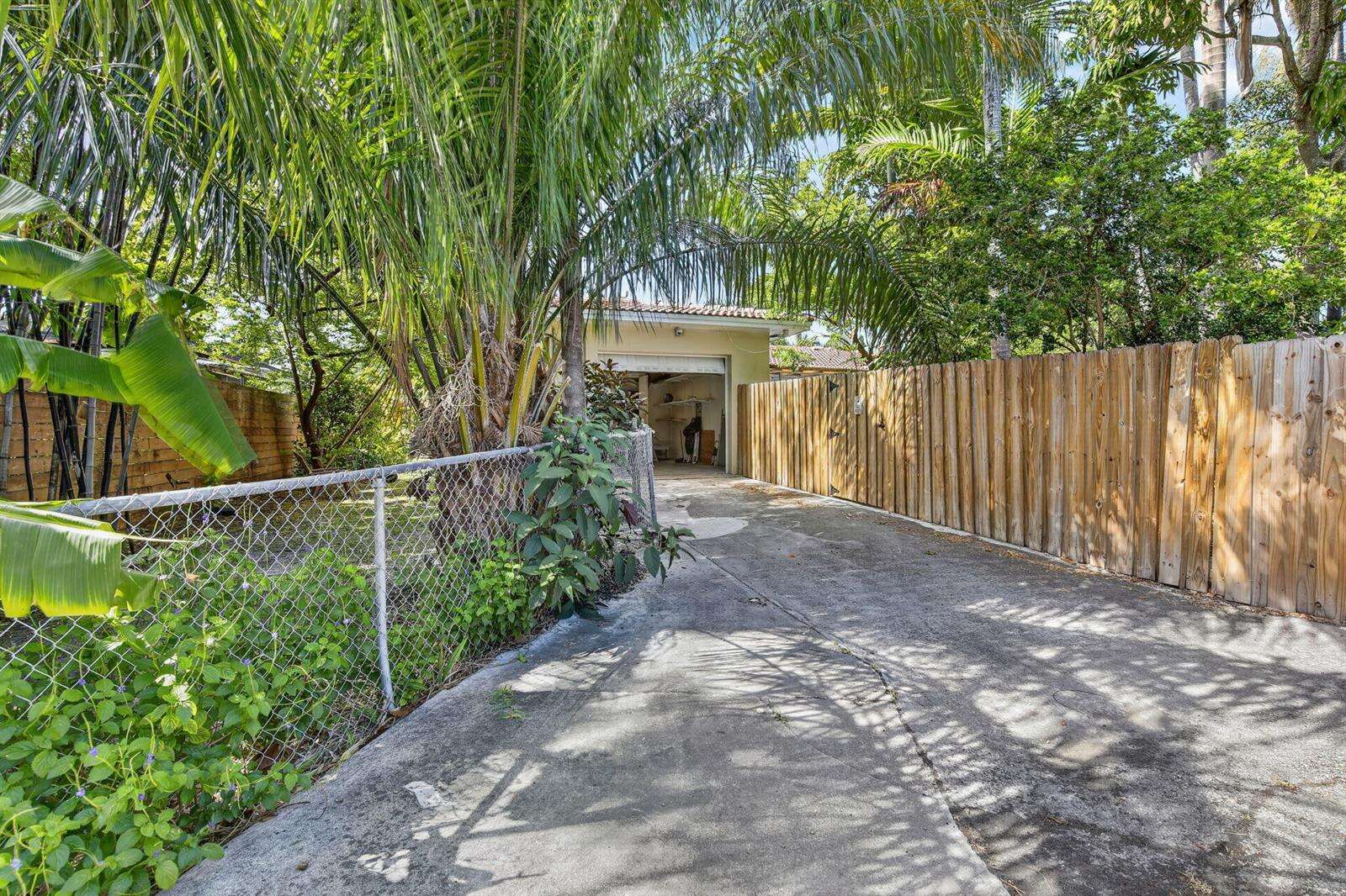 742 Hollywood, Hollywood, FL 33019 - For Sale photo 38