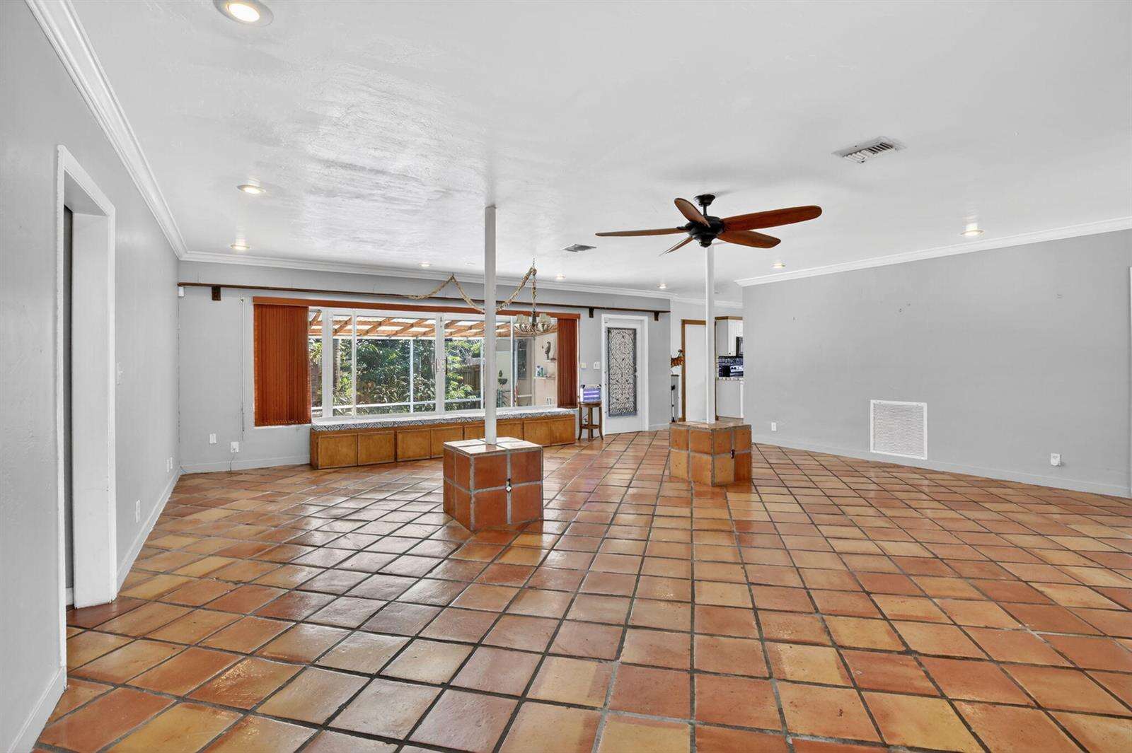 742 Hollywood, Hollywood, FL 33019 - For Sale photo 6