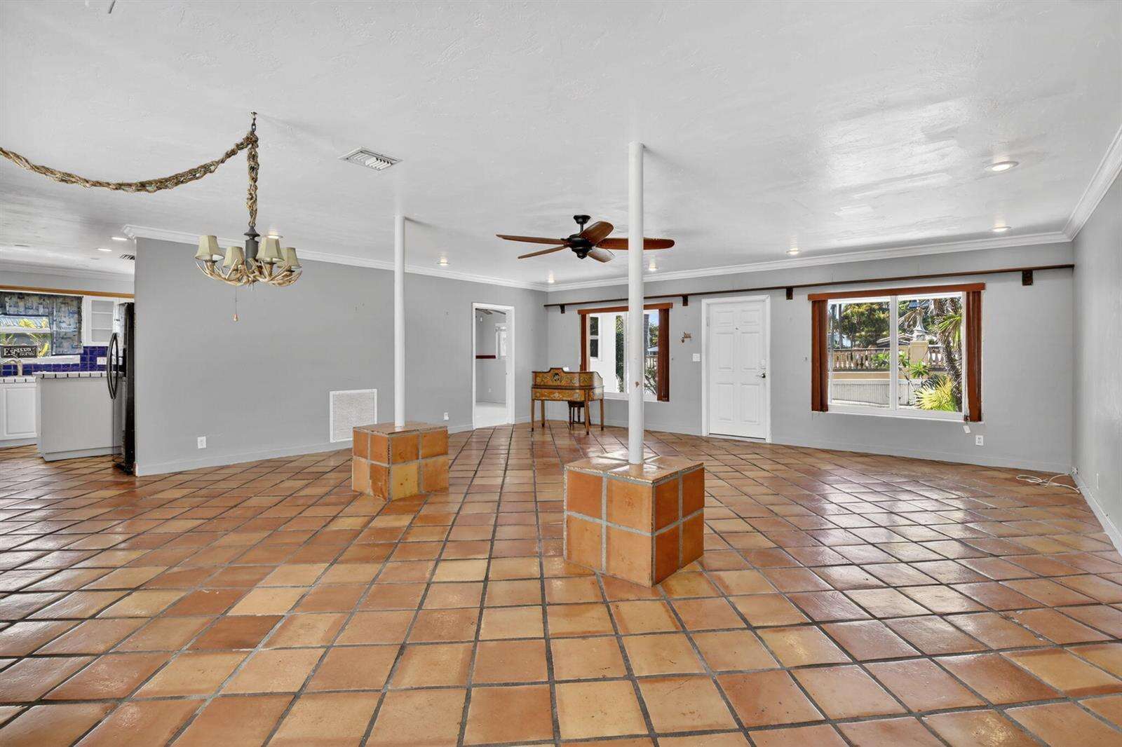 742 Hollywood, Hollywood, FL 33019 - For Sale photo 7