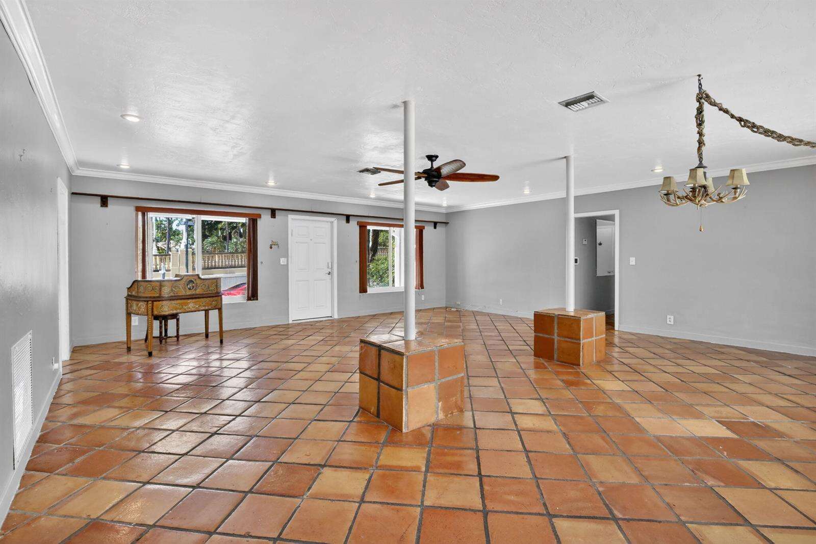 742 Hollywood, Hollywood, FL 33019 - For Sale photo 8