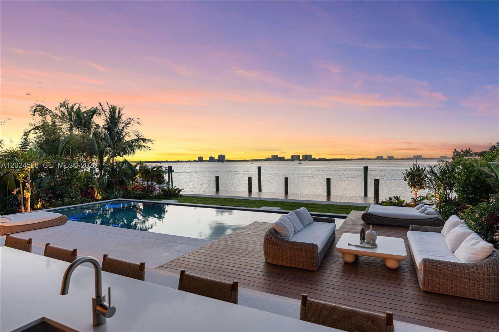 857 Shore Dr, Miami Beach, FL 33141 - For Sale photo 2