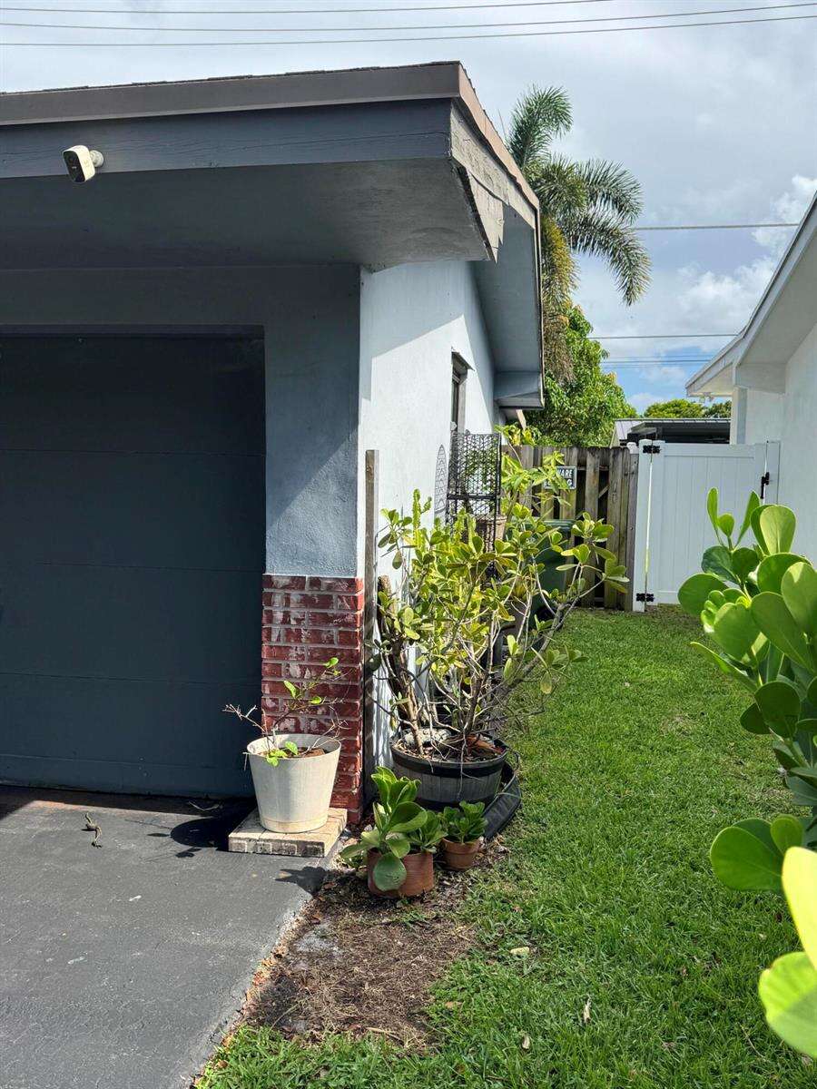 8780 11th, Pembroke Pines, FL 33024 - Pending Sale photo 8