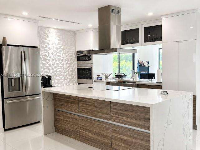 8490 17th Ct, Pembroke Pines, FL 33024 - For Sale photo 2