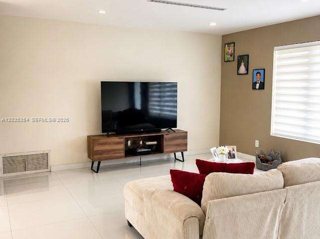 8490 17th Ct, Pembroke Pines, FL 33024 - For Sale photo 4