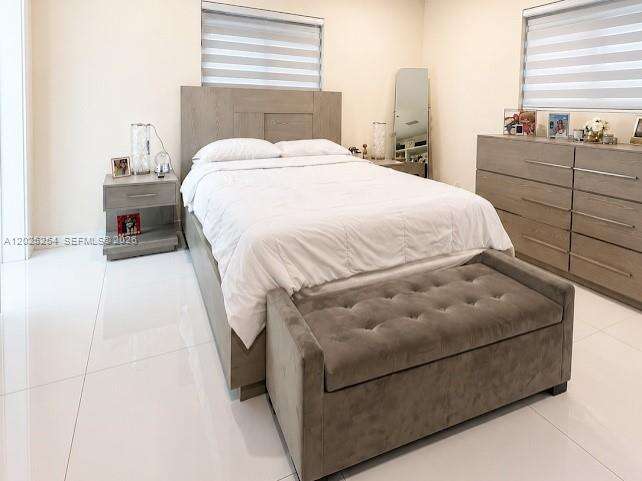 8490 17th Ct, Pembroke Pines, FL 33024 - For Sale photo 5