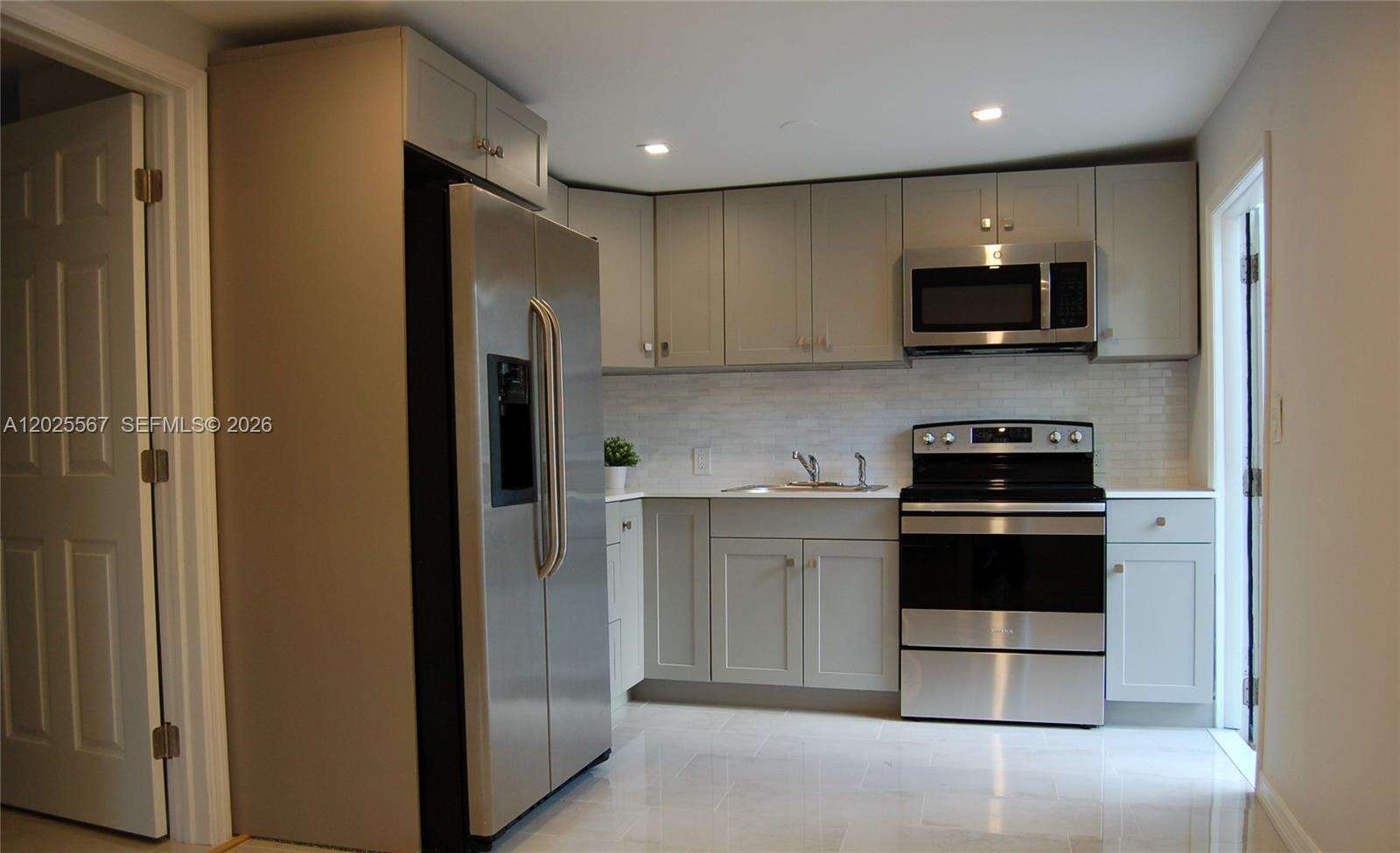 Miami, FL 33133 - For Sale photo 6