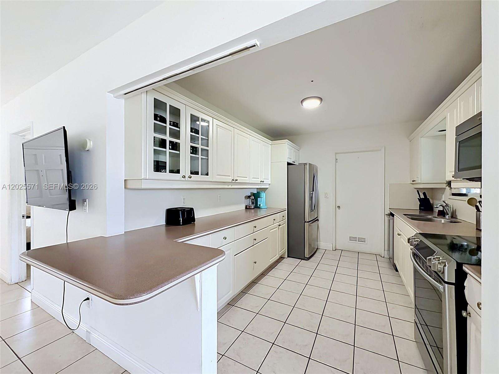 2501 209th Ter, Miami, FL 33180 - For Sale photo 12