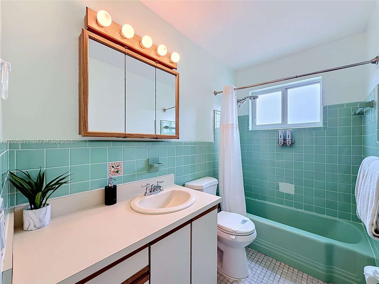 2501 209th Ter, Miami, FL 33180 - For Sale photo 24