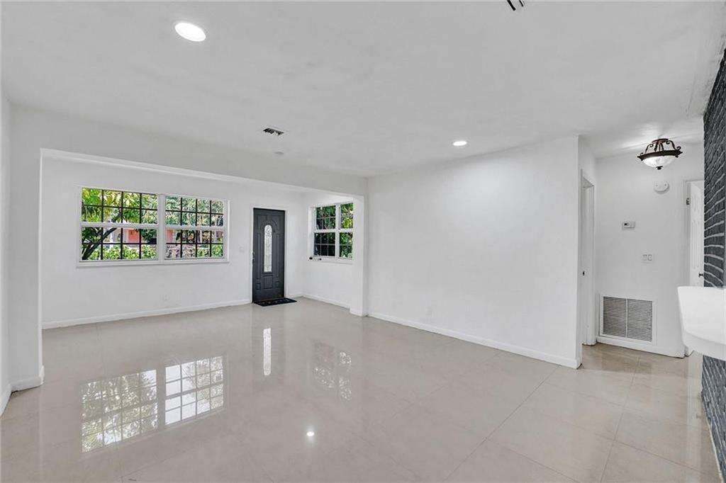 2422 Sherman, Hollywood, FL 33020 - For Sale photo 2