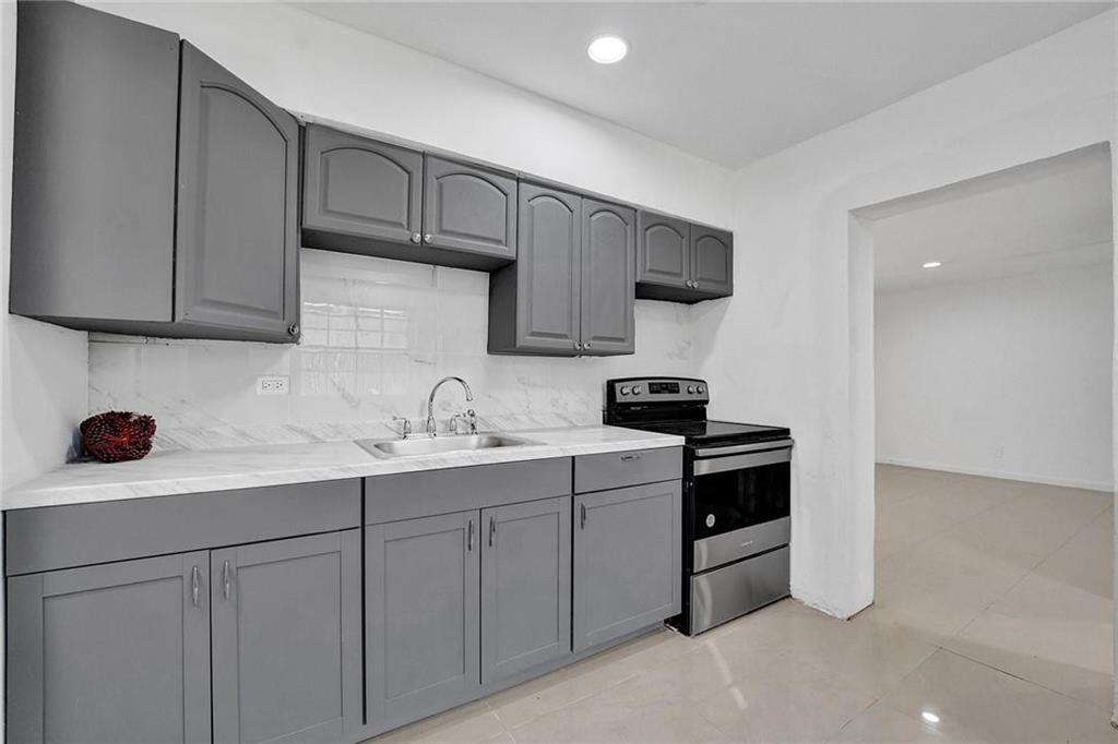 2422 Sherman, Hollywood, FL 33020 - For Sale photo 11