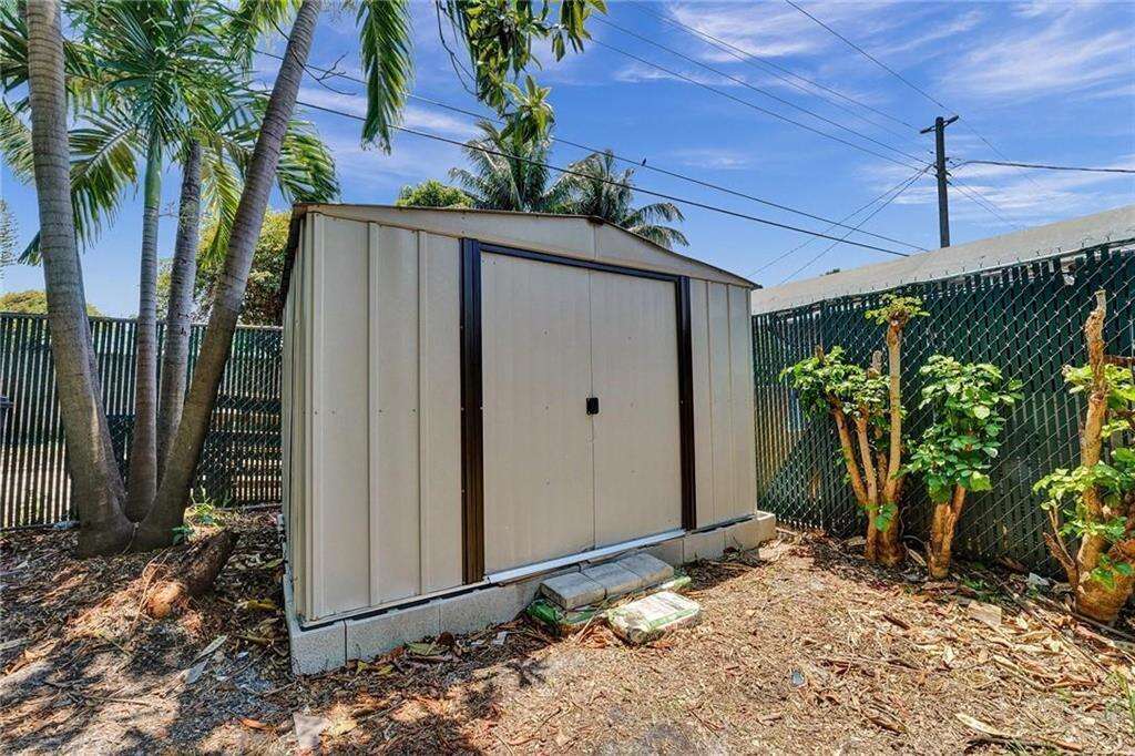 2422 Sherman, Hollywood, FL 33020 - For Sale photo 23