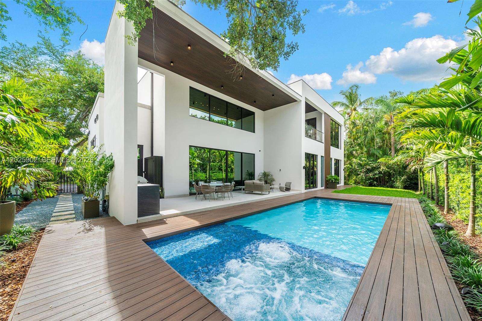 7895 52nd Ct, Miami, FL 33143 - For Sale photo 3