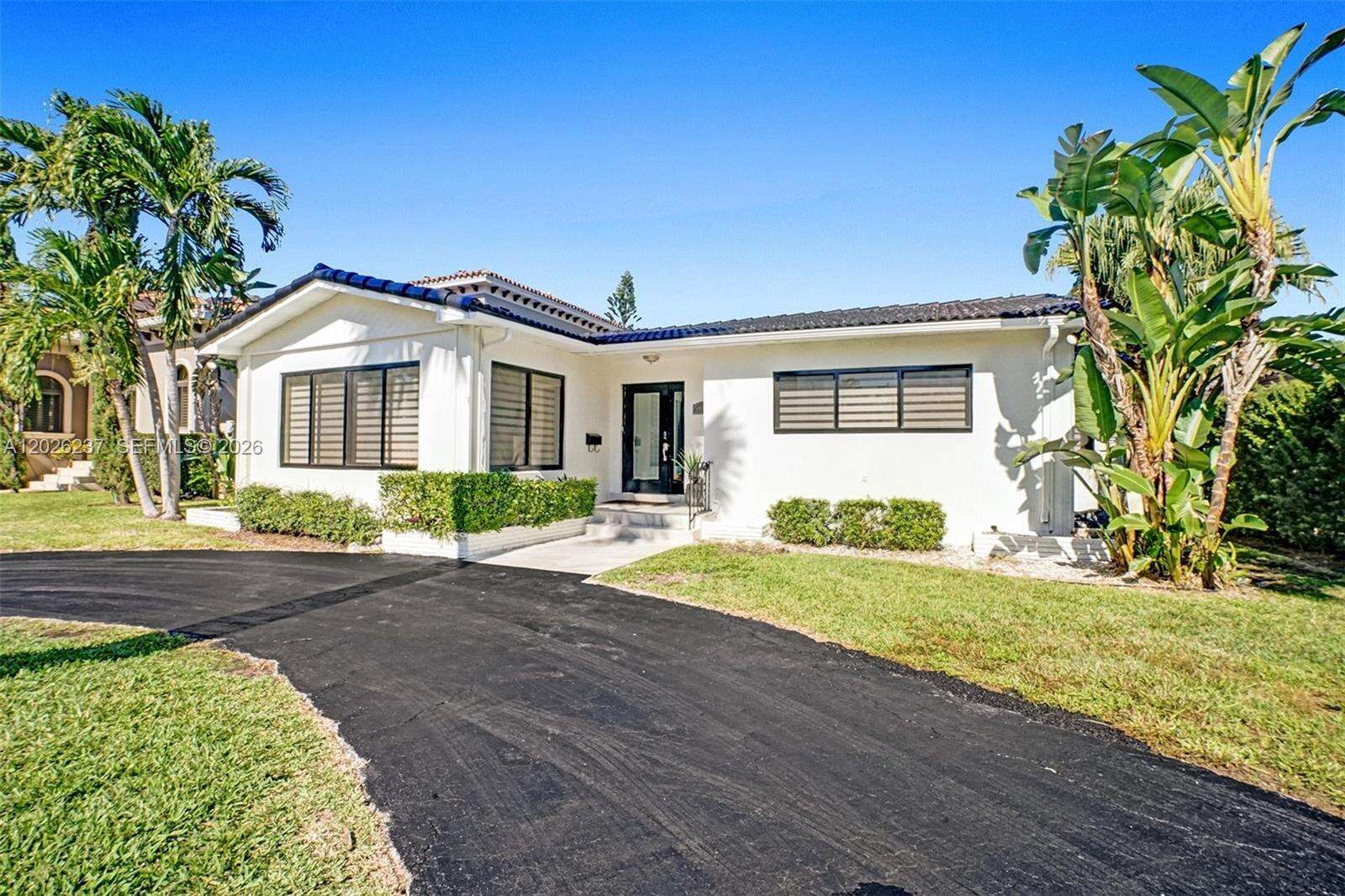 1355 Madison St, Hollywood, FL 33019 - For Sale photo 2