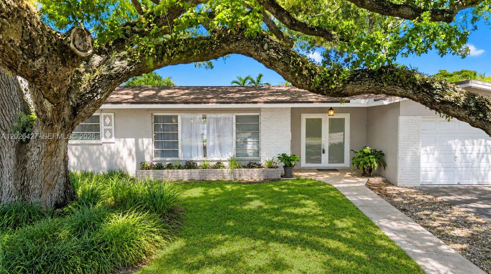 2202 42nd Ave, Hollywood, FL 33021 - For Sale photo 1