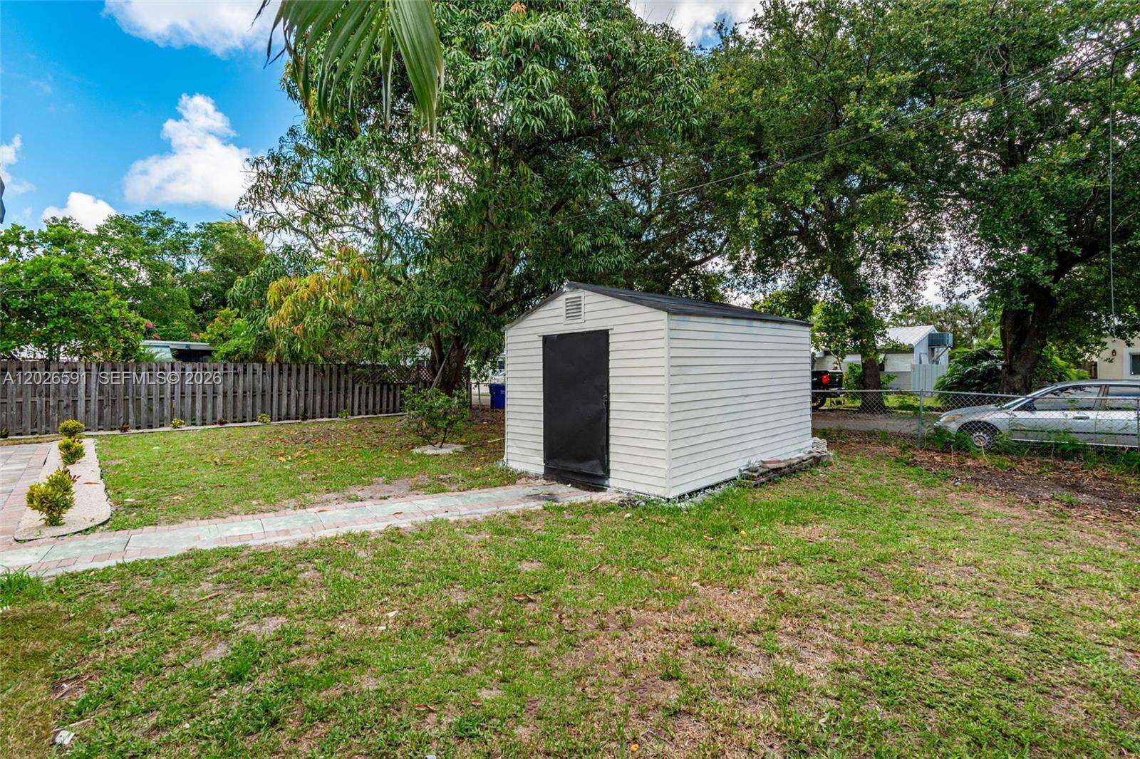 537 29th Ct, Hollywood, FL 33020 - For Sale photo 27