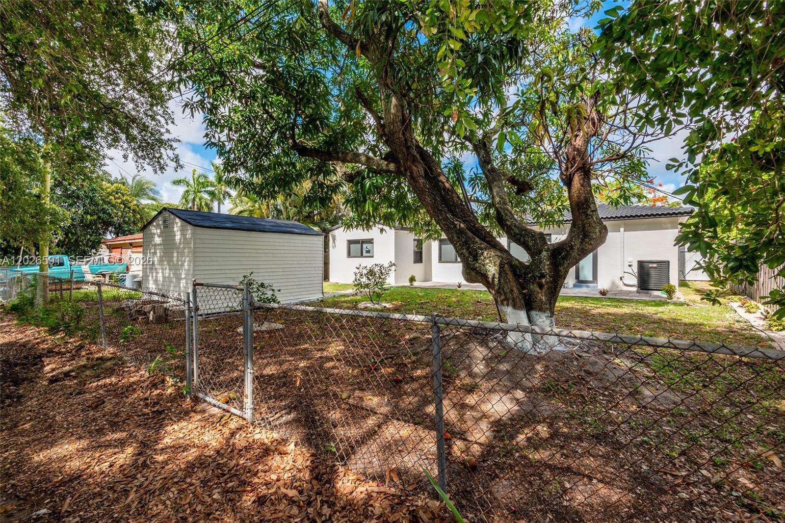 537 29th Ct, Hollywood, FL 33020 - For Sale photo 28