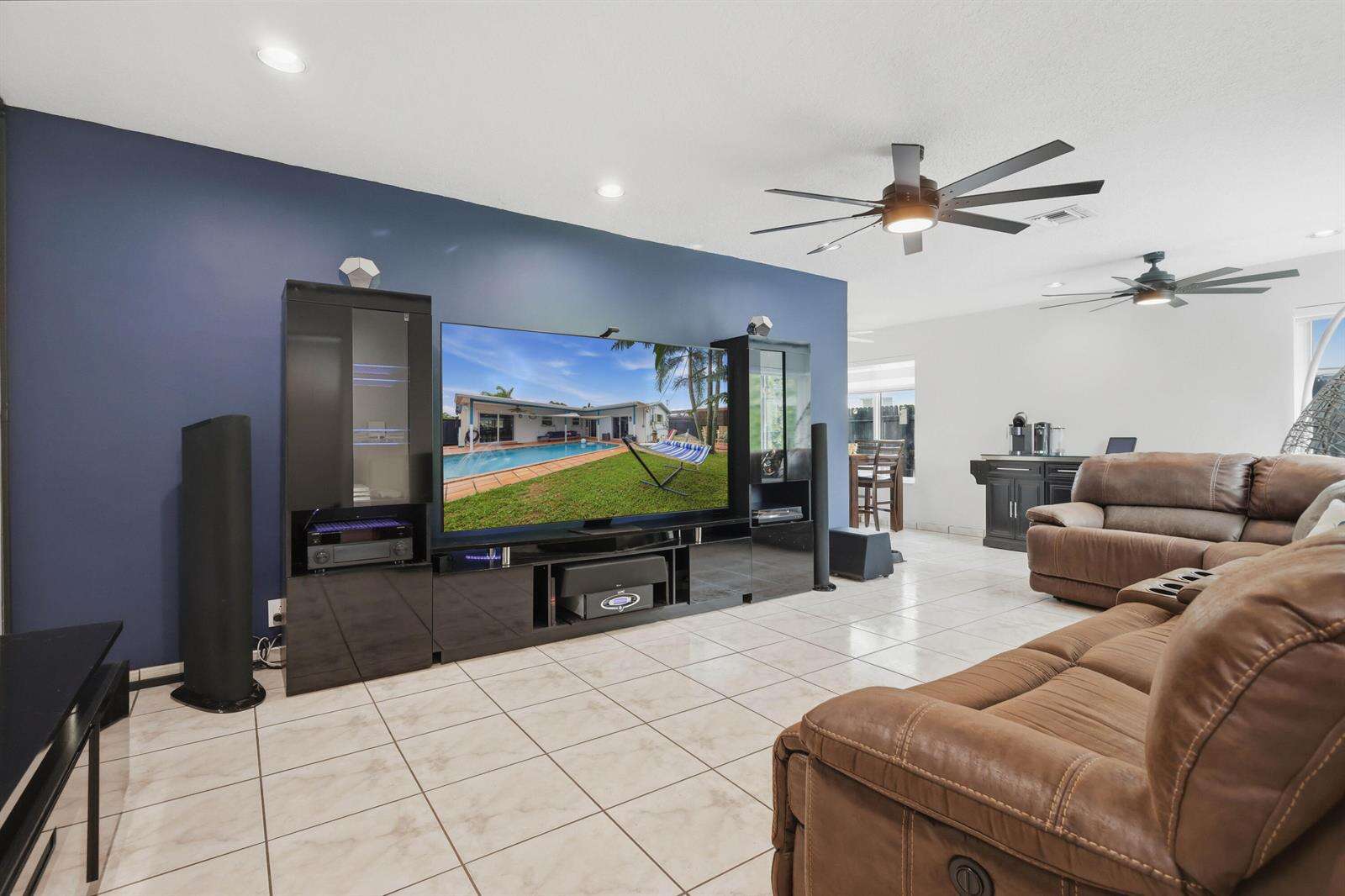 6448 Custer, Hollywood, FL 33024 - For Sale photo 11