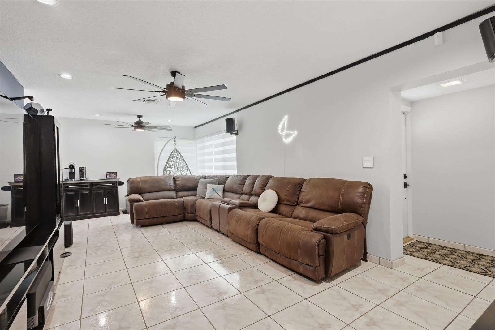 6448 Custer, Hollywood, FL 33024 - For Sale photo 13