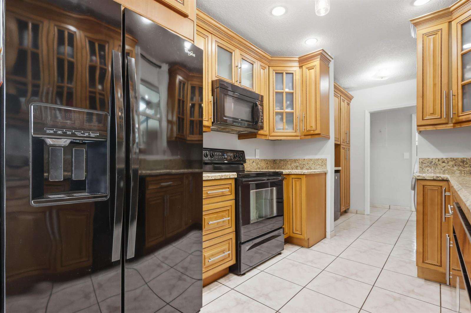 6448 Custer, Hollywood, FL 33024 - For Sale photo 3