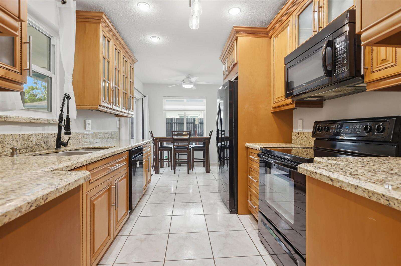 6448 Custer, Hollywood, FL 33024 - For Sale photo 5