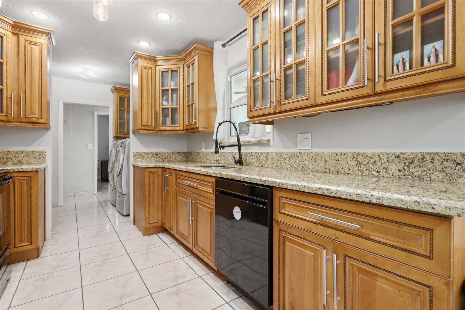 6448 Custer, Hollywood, FL 33024 - For Sale photo 6