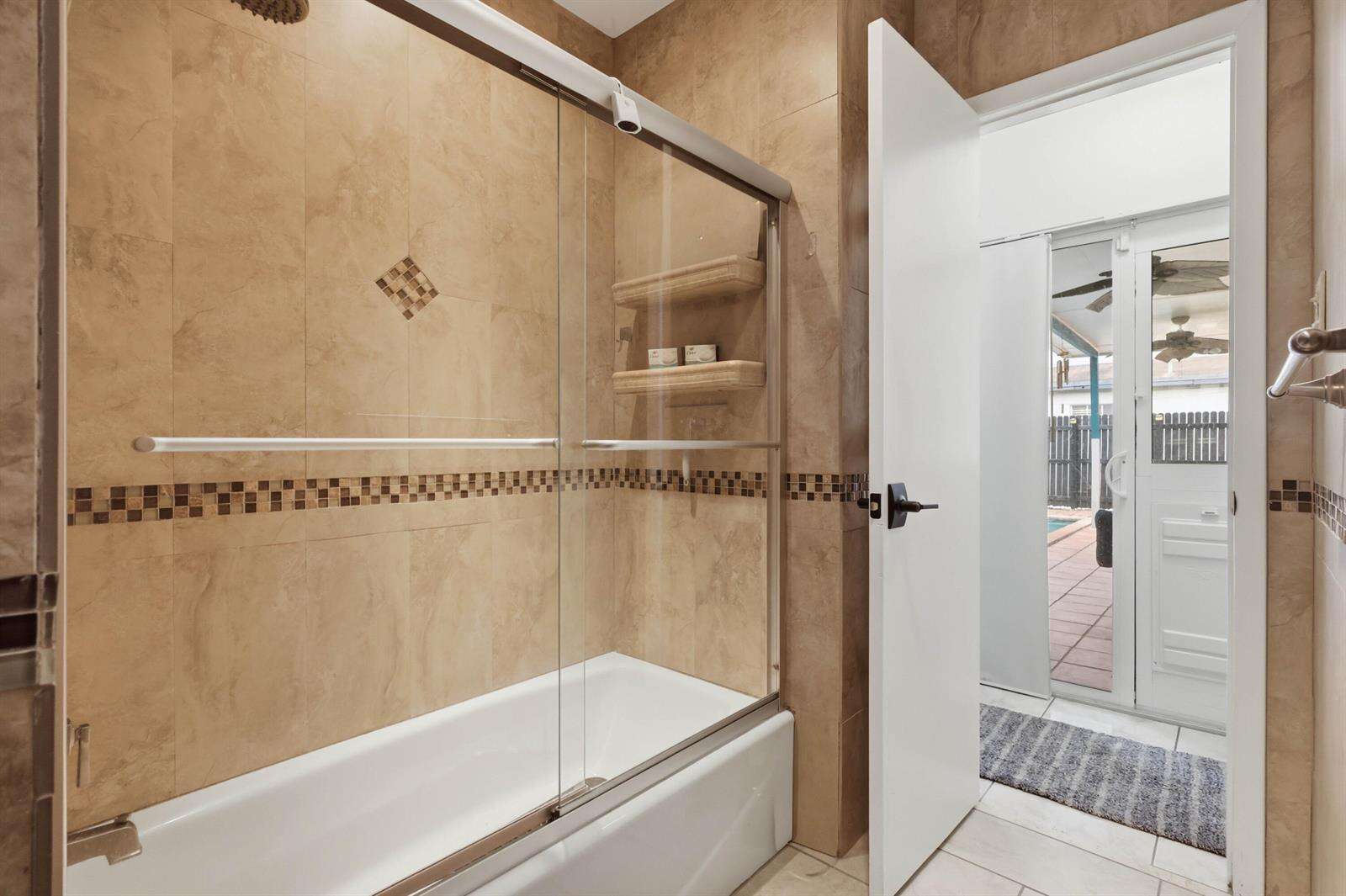 6448 Custer, Hollywood, FL 33024 - For Sale photo 8