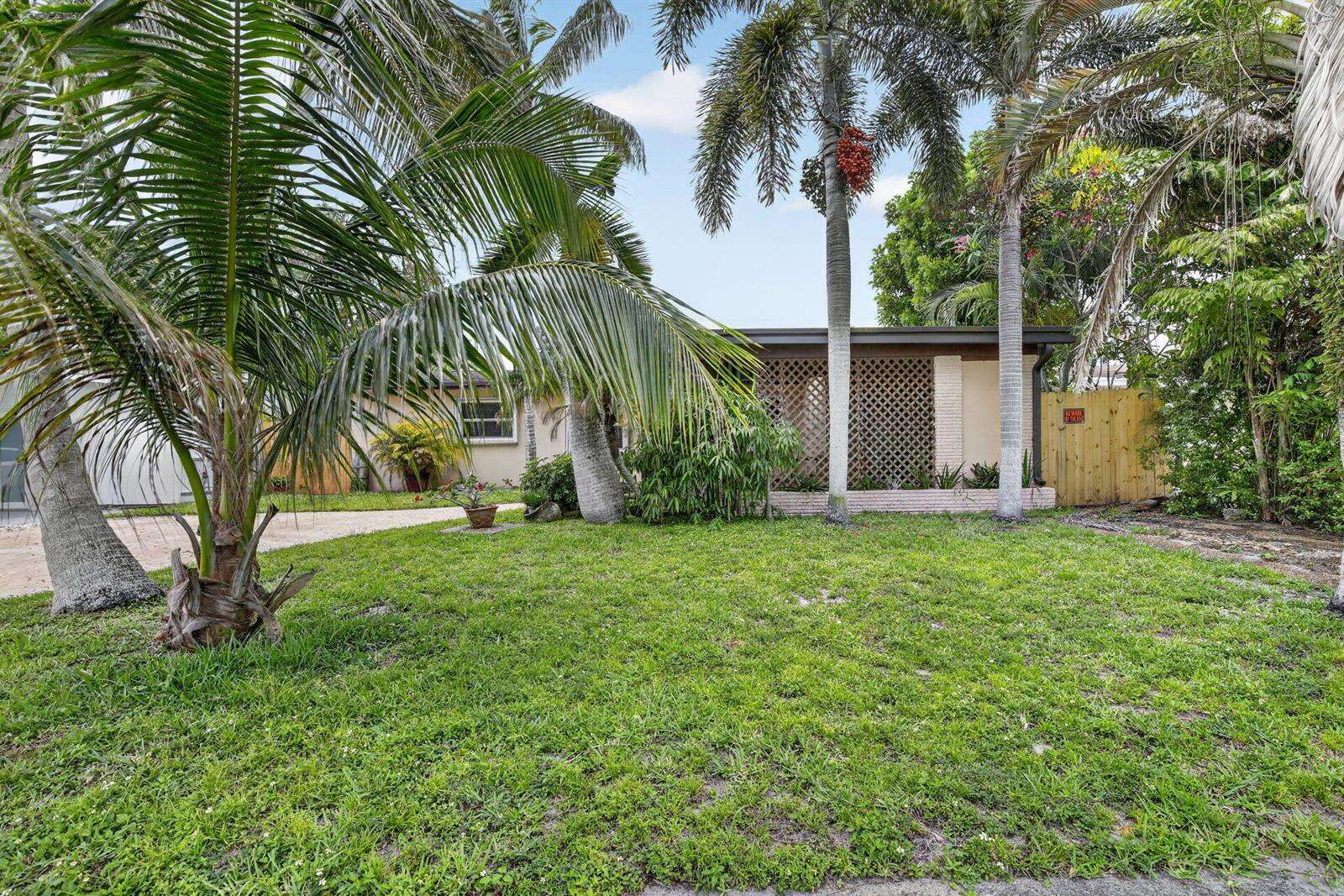 7140 Meade, Hollywood, FL 33024 - For Sale photo 2